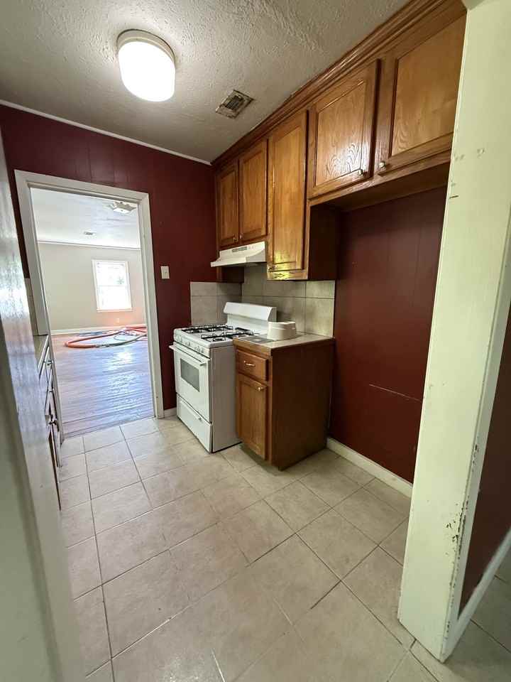 305 Cherokee St #NA - Photo 4 of 11