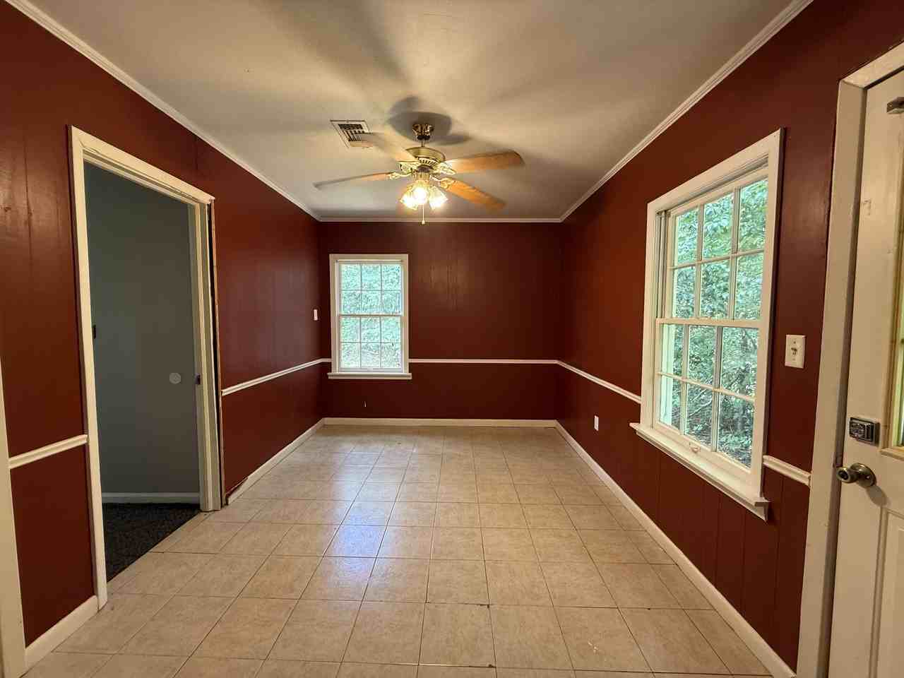 305 Cherokee St #NA - Photo 5 of 11