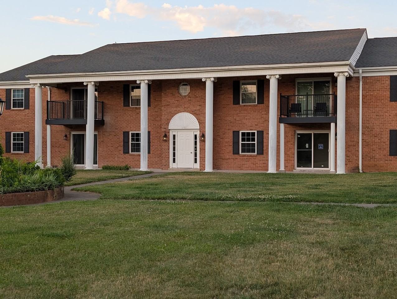 3801 Stratford Park Dr Sw - Photo 4 of 13