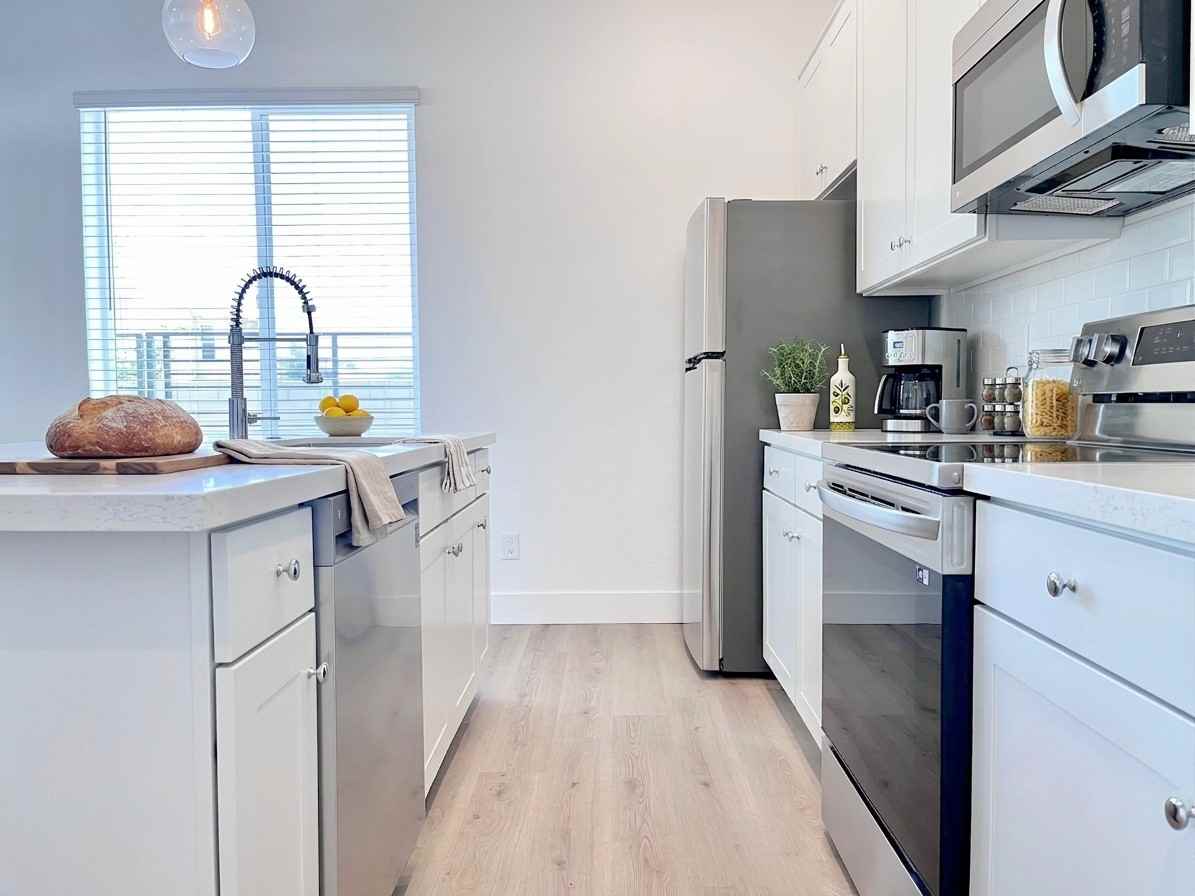 1247 E Colter St #8 - Photo 5 of 41