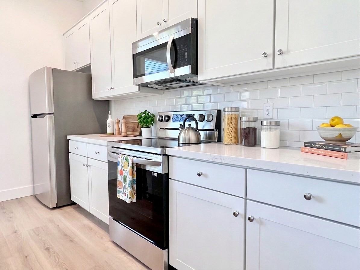 1247 E Colter St #8 - Photo 6 of 41