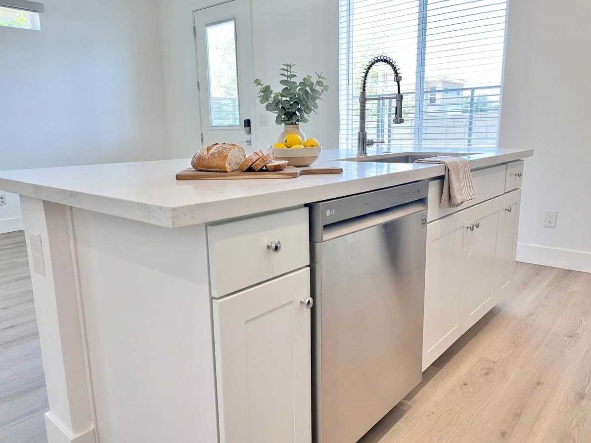 1247 E Colter St #8 - Photo 7 of 41