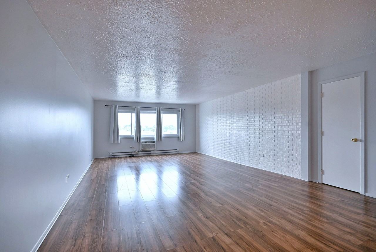 4444 1st Ave #301 - Photo 2 of 17