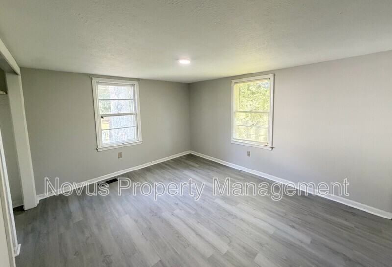 209 Pennsylvania Ave - Photo 7 of 15