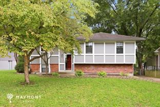 312 Ne Lakeview Dr - Photo 1 of 1