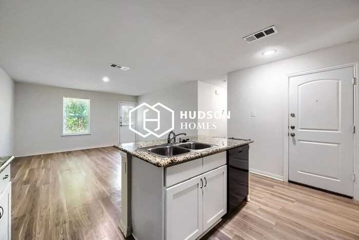 110 Leatherwood St - Photo 6 of 14