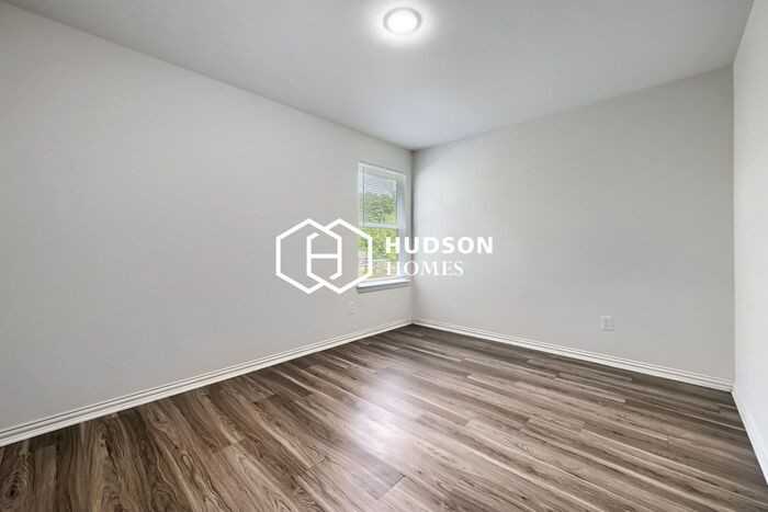 110 Leatherwood St - Photo 7 of 14