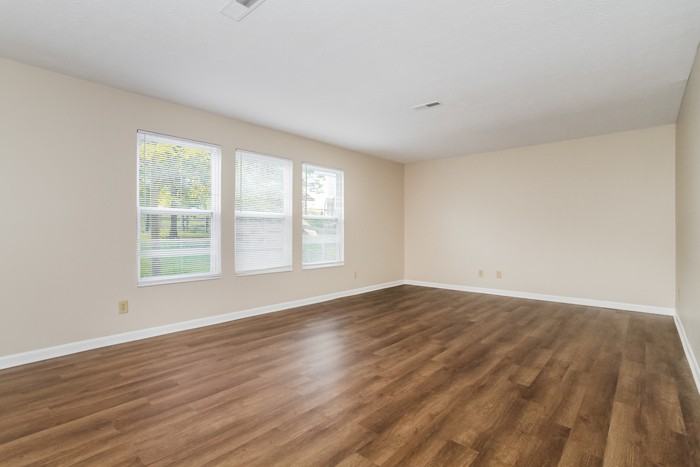 5929 Hayden Dr - Photo 5 of 13