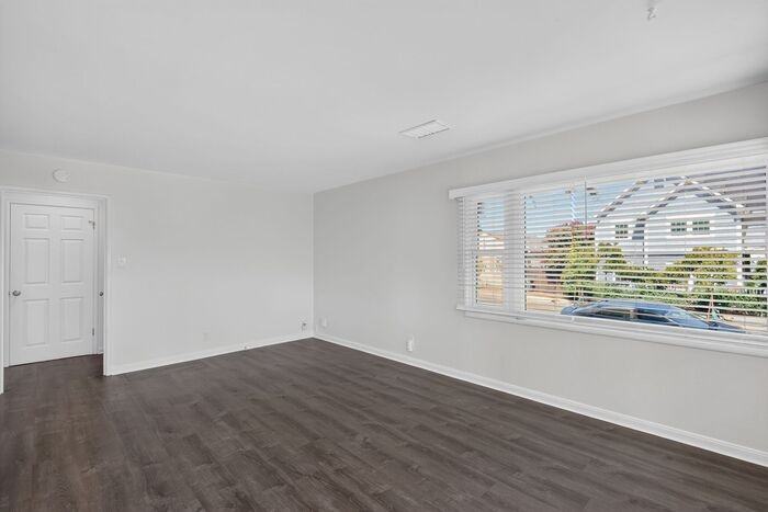 423 Webster St #423 - Photo 3 of 26