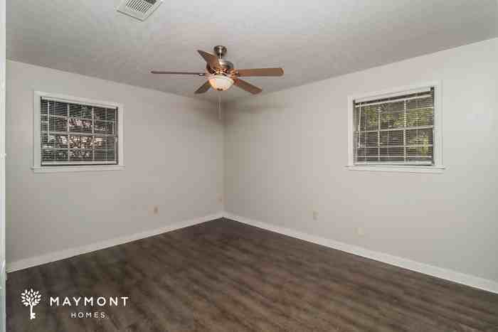 5642 Brentwood Dr - Photo 7 of 12