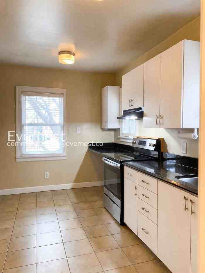 1212 Stanhope Ave - Photo 2 of 18