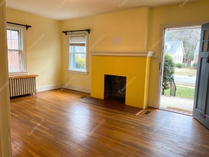 1212 Stanhope Ave - Photo 3 of 18