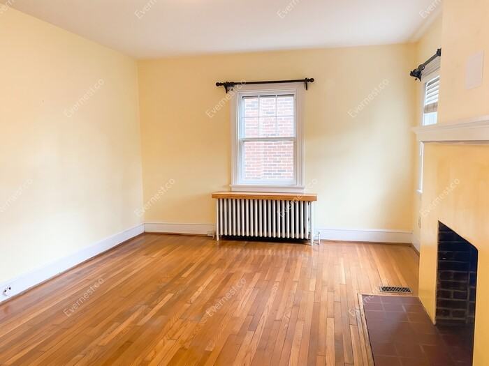 1212 Stanhope Ave - Photo 4 of 18