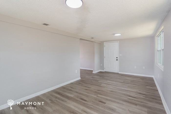 5013 Meadowlark Ln - Photo 4 of 15