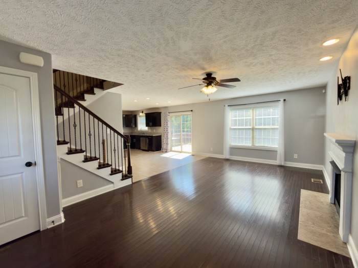 1971 General Neyland Dr - Photo 5 of 33