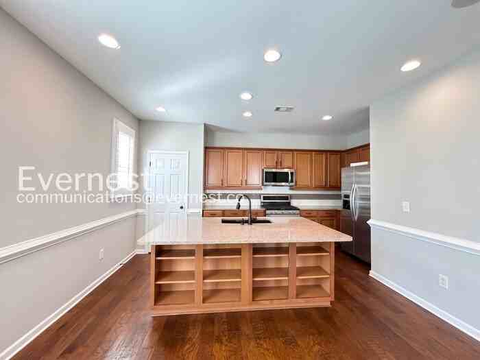 4302 Laurel Creek Ct Se - Photo 6 of 31