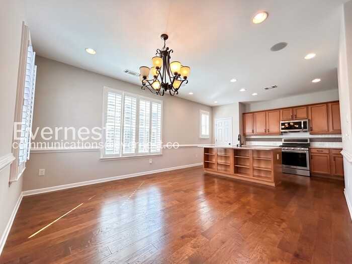 4302 Laurel Creek Ct Se - Photo 7 of 31