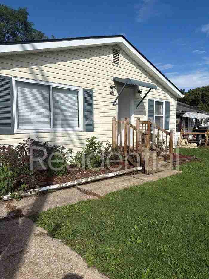 1137 Country Club Dr - Photo 2 of 15
