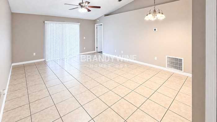 2739 Annhurst Ave - Photo 5 of 22