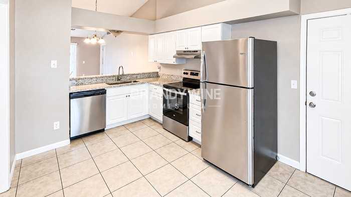 2739 Annhurst Ave - Photo 6 of 22