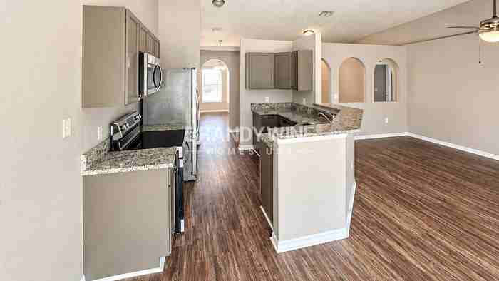 16030 Lanesboro Ct - Photo 7 of 24