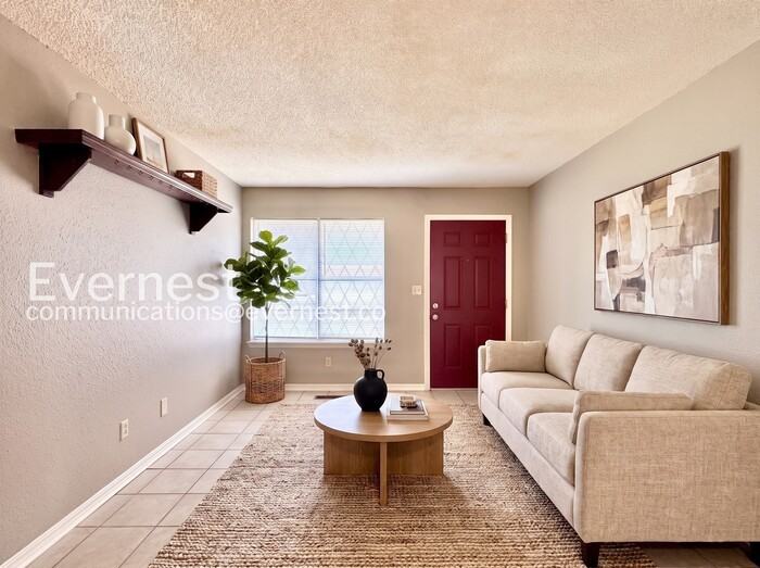 543 E F St - Photo 2 of 29