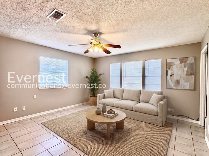 543 E F St - Photo 3 of 29