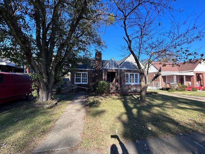 1828 Saint Charles Ct Sw - Photo 5 of 34
