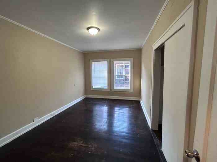 1828 Saint Charles Ct Sw - Photo 7 of 34