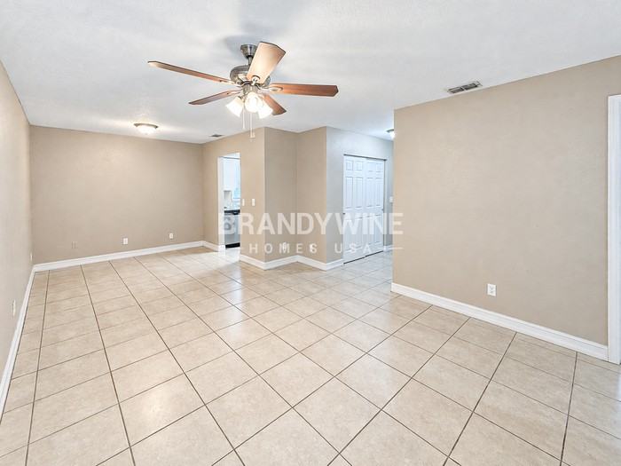11103 N 27th St - Photo 4 of 26