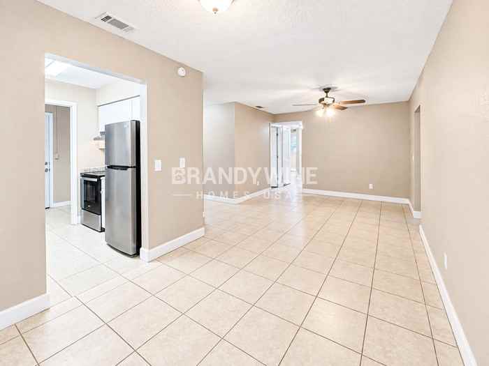 11103 N 27th St - Photo 6 of 26