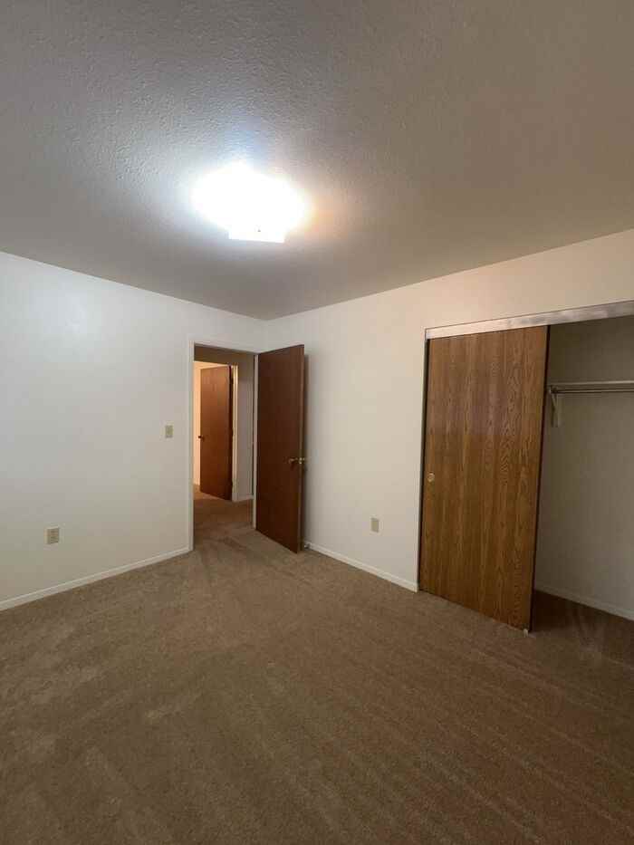 1151 Case Ct - Photo 6 of 9