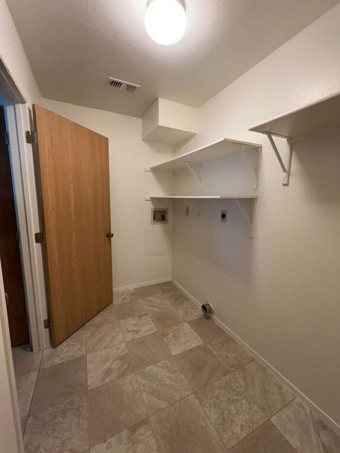 1151 Case Ct - Photo 7 of 9