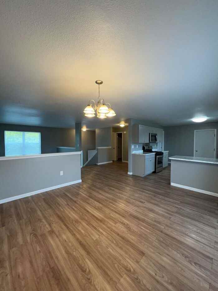 1087 Sitting Bull Ct - Photo 2 of 9