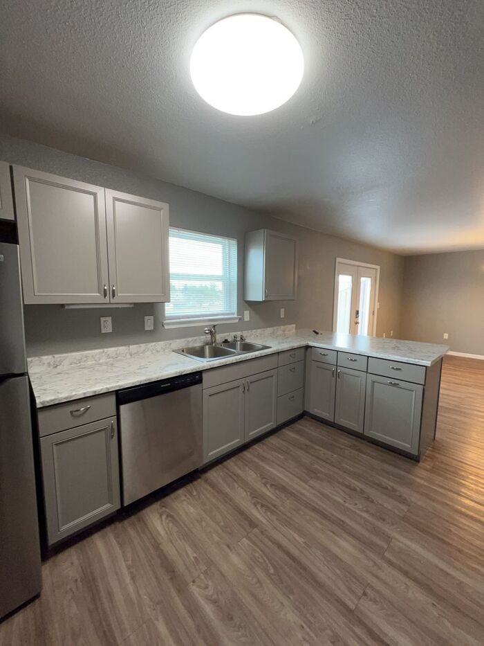 1087 Sitting Bull Ct - Photo 3 of 9