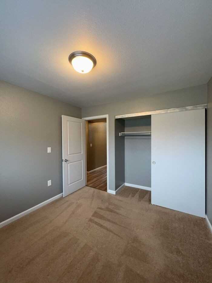 1087 Sitting Bull Ct - Photo 7 of 9