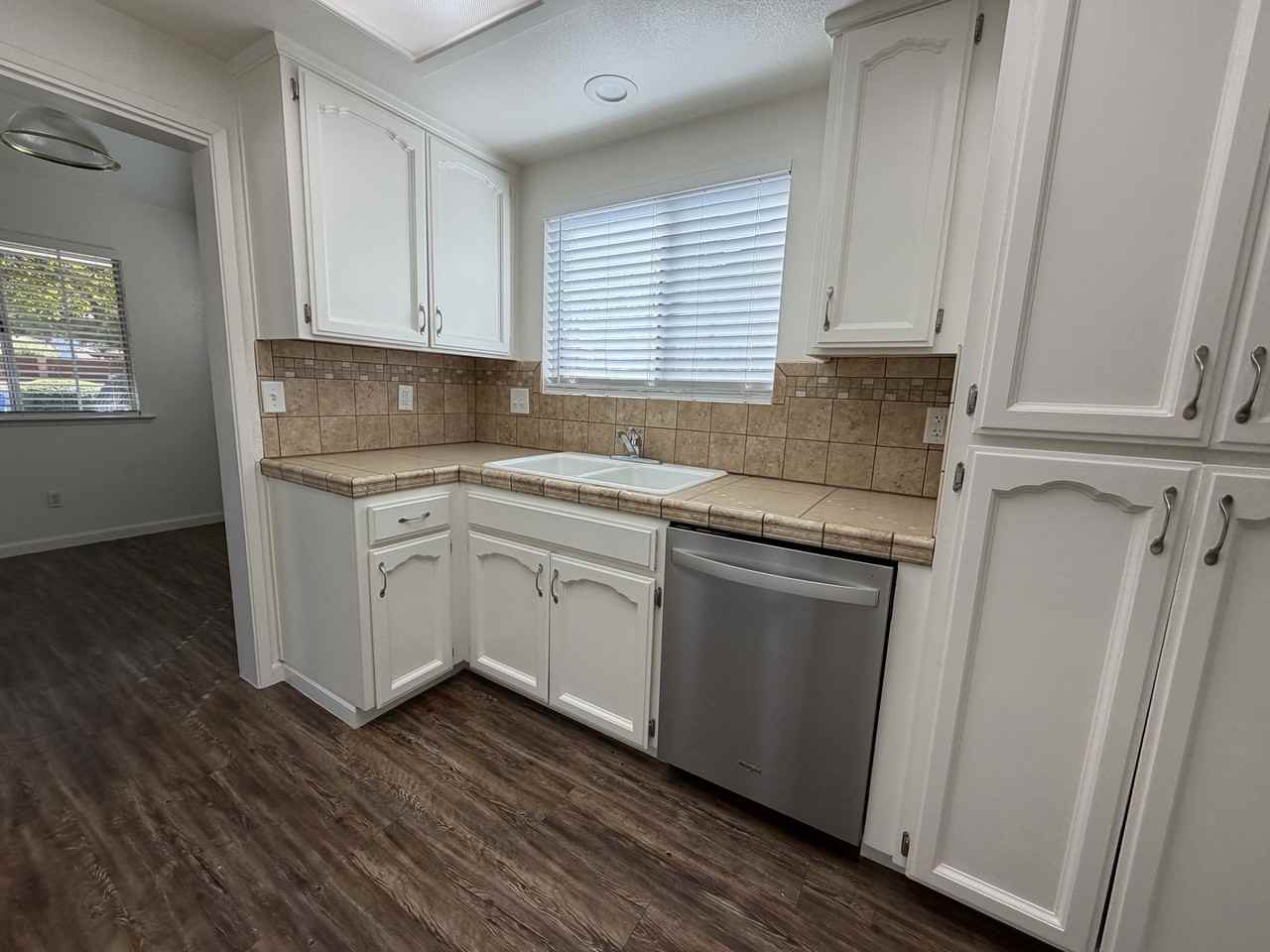 1242 Armstrong Ave #NA - Photo 7 of 13