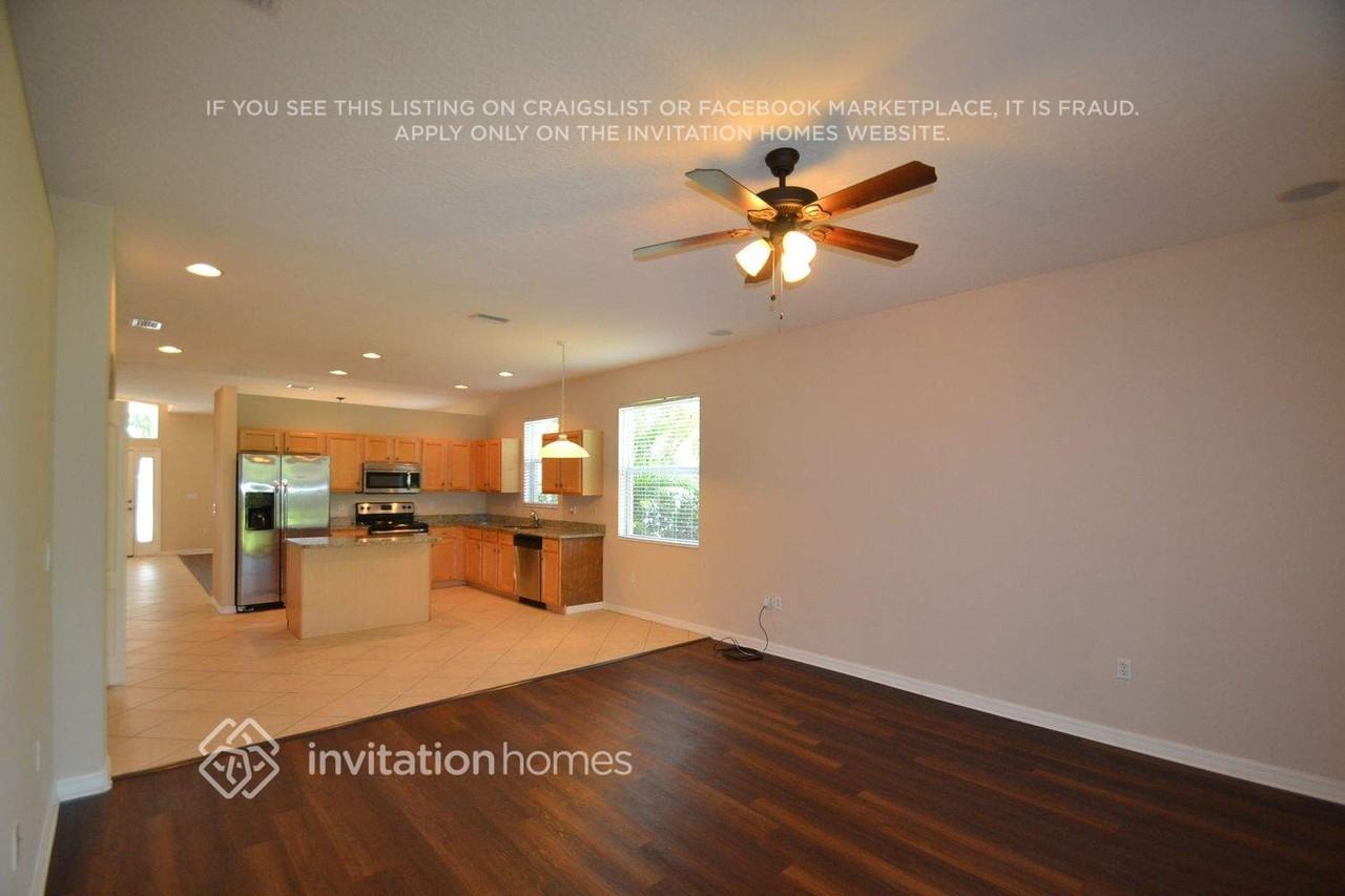 8819 Haven Harbour Way - Photo 3 of 13