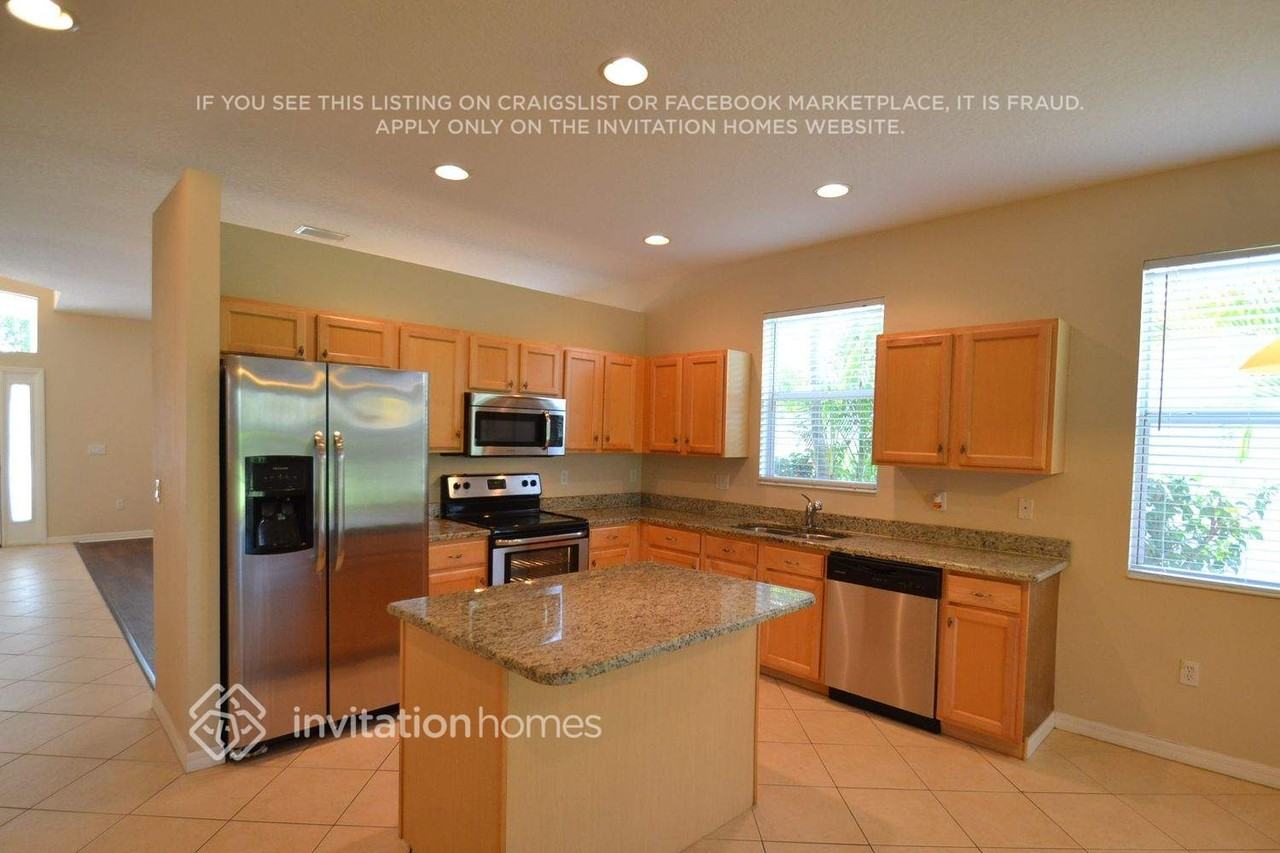 8819 Haven Harbour Way - Photo 4 of 13