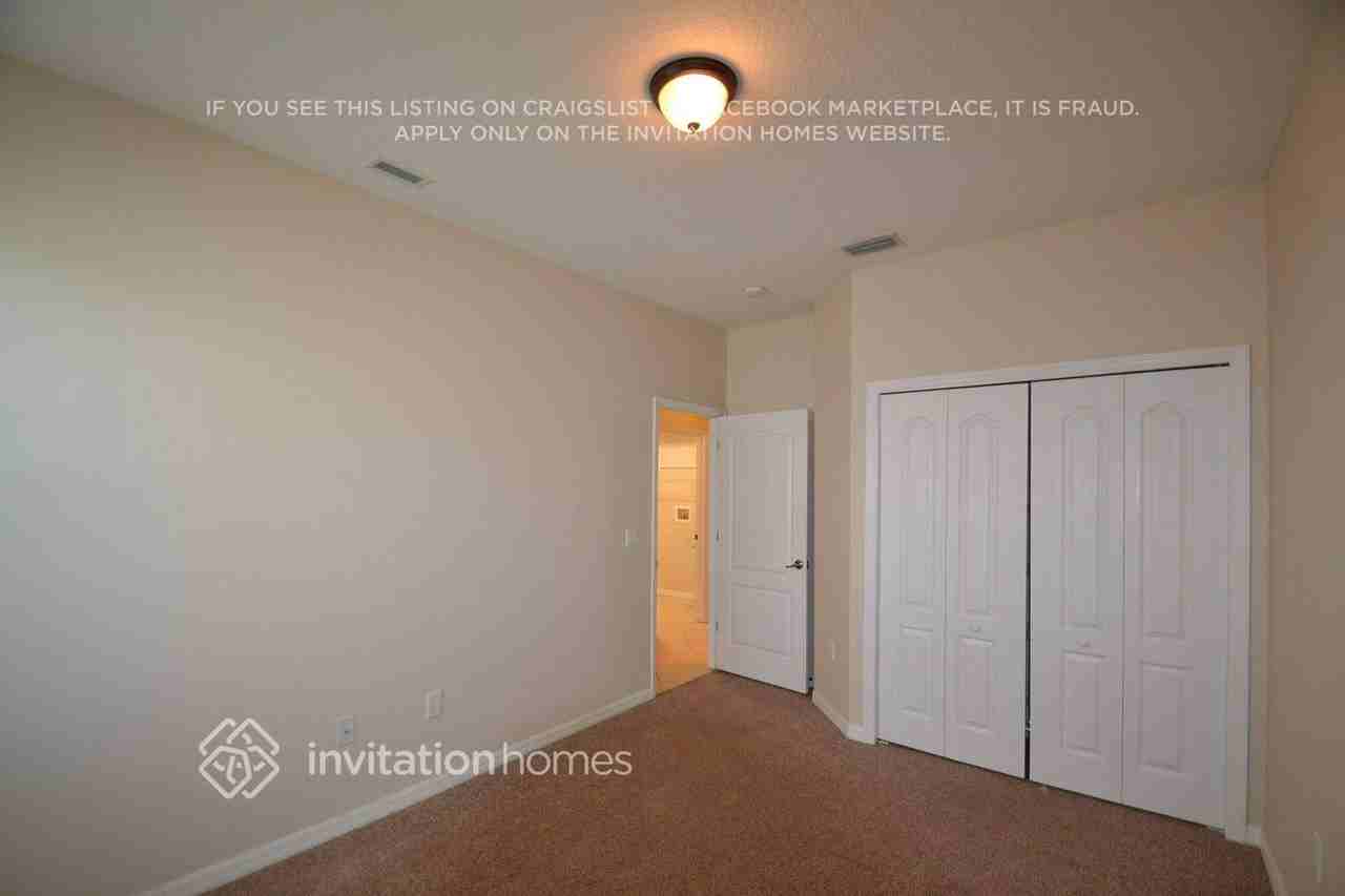 8819 Haven Harbour Way - Photo 6 of 13