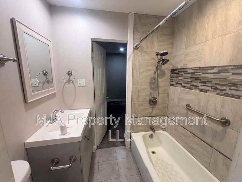 2961 Sw #4 - Photo 2 of 9