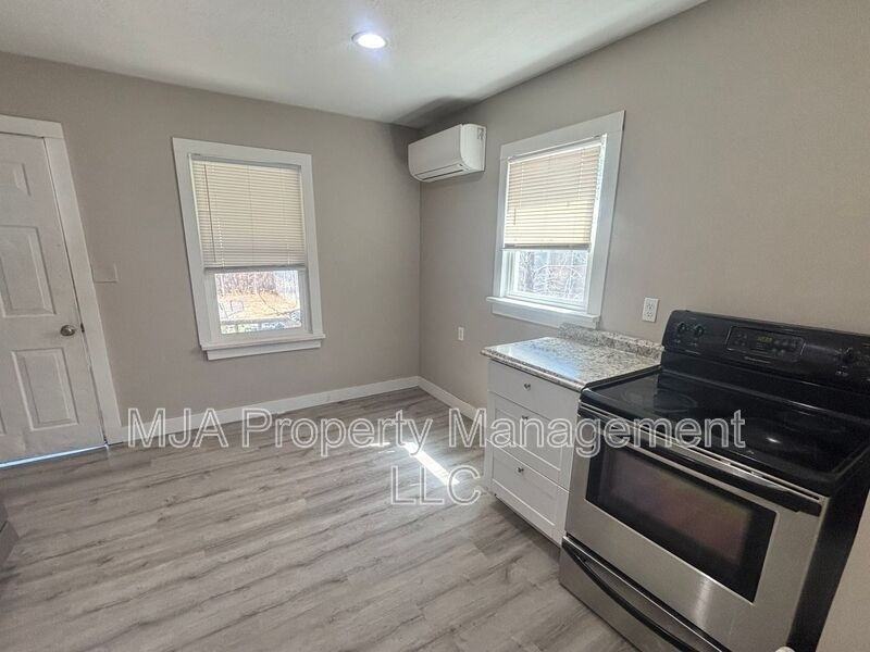 2961 Sw #4 - Photo 3 of 9
