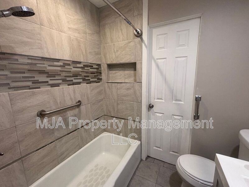 2961 Sw #4 - Photo 4 of 9
