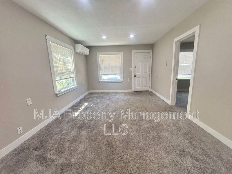 2961 Sw #4 - Photo 5 of 9