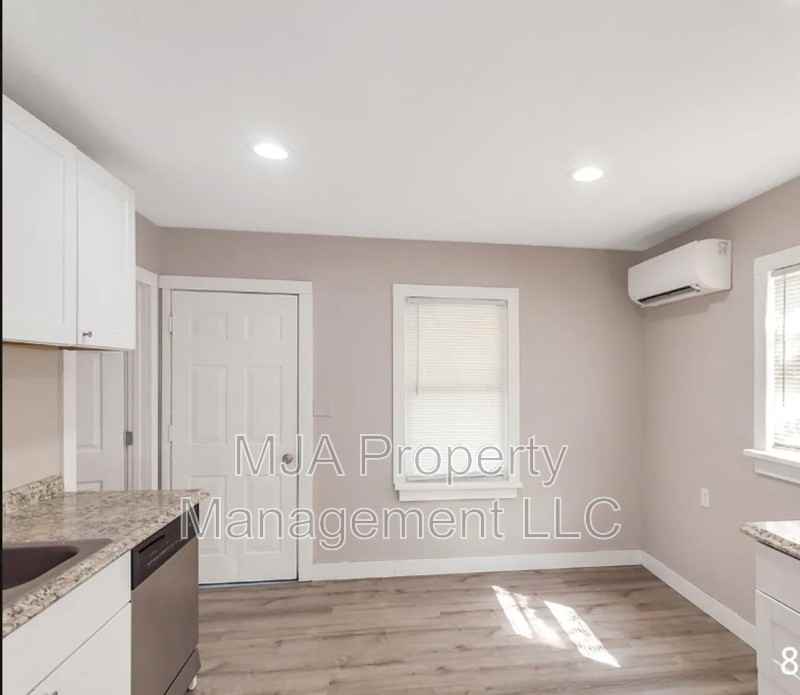 2961 Sw #4 - Photo 7 of 9