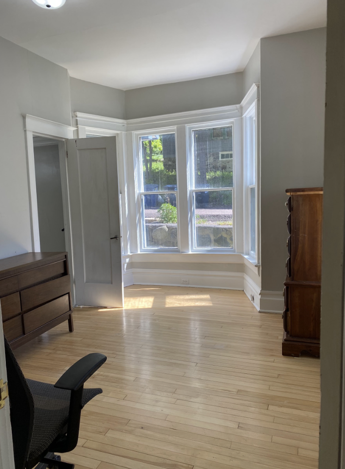 411 Dodge St #1 - Photo 4 of 11