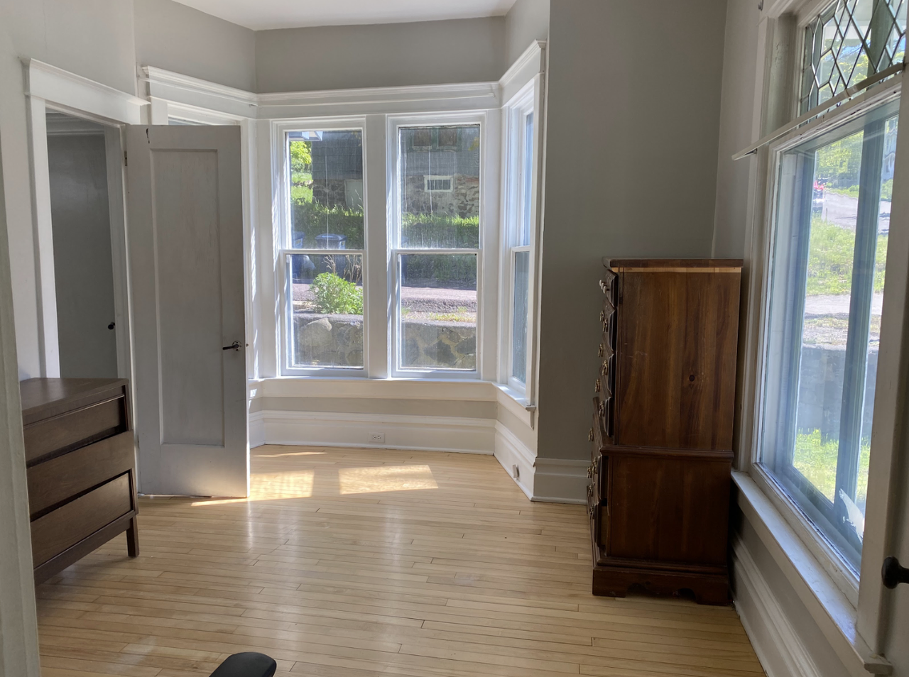 411 Dodge St #1 - Photo 5 of 11