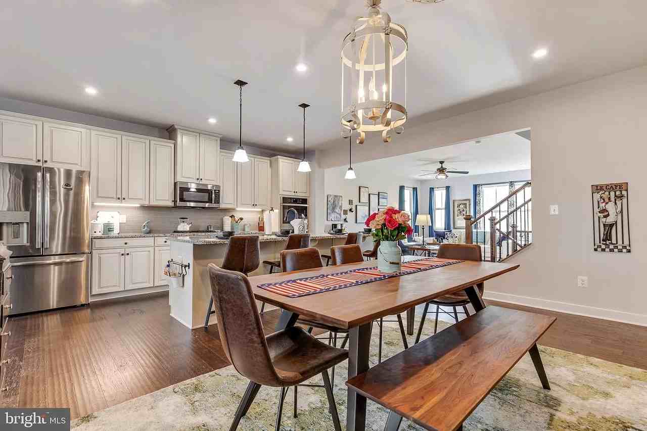 18027 Red Mulberry Rd - Photo 3 of 11