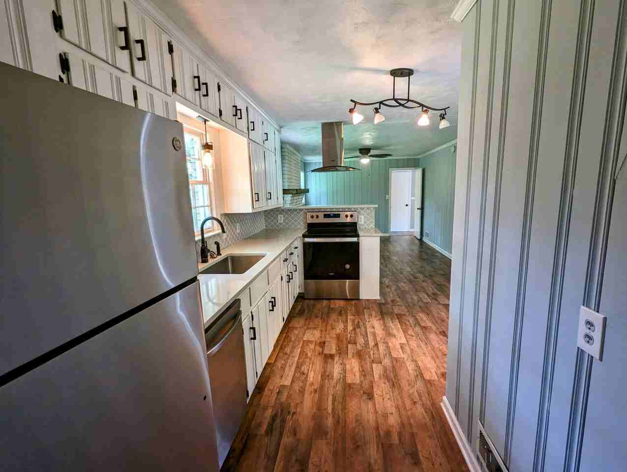 2035 Killian Hill Rd - Photo 2 of 14