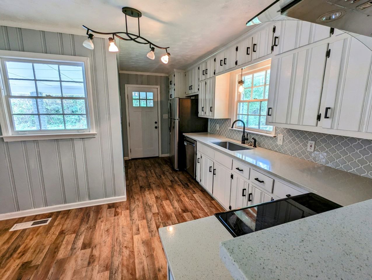 2035 Killian Hill Rd - Photo 3 of 14